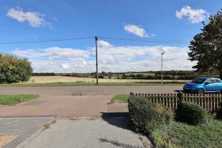 3 bedroom Semi-detached house for sale in Kingswood Avenue, Hitchin