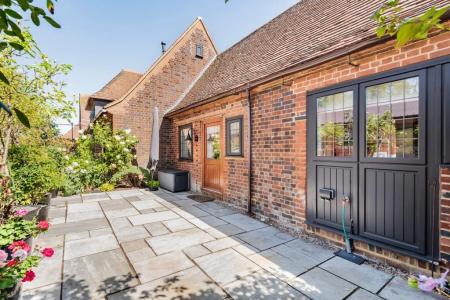 2 bedroom Barn Conversion for sale in Ladygrove Mews, Preston