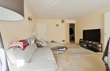 2 bedroom Flat for sale in High Point, Pirton Road, Hitchin