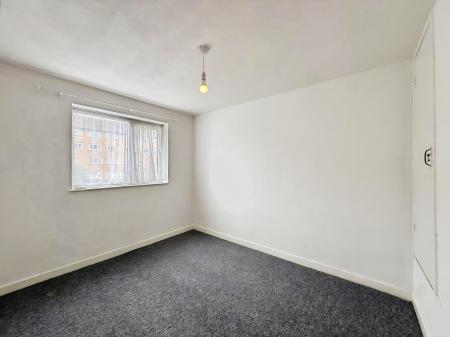 2 bedroom Flat to let in Shepherds Mead, Hitchin, SG5