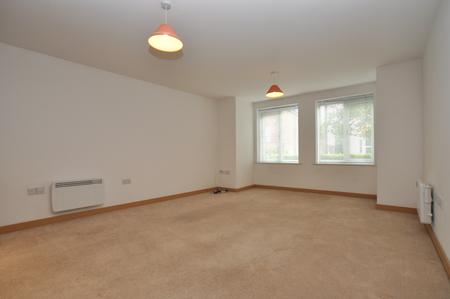 1 bedroom Flat to let in 65 Walsworth Rd, Hitchin, SG4