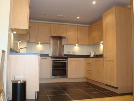 2 bedroom Flat to let in Peppermint Road, Hitchin, SG5