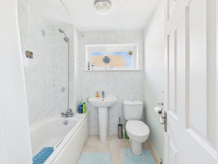 4 bedroom Detached house for sale in Tennyson Avenue, Hitchin