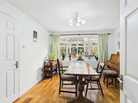 4 bedroom Detached house for sale in Tennyson Avenue, Hitchin