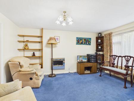 4 bedroom Detached house for sale in Tennyson Avenue, Hitchin