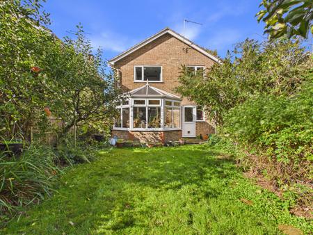 4 bedroom Detached house for sale in Tennyson Avenue, Hitchin