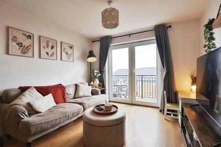 2 bedroom Flat for sale in Sharps Court, Cooks Way, Hitchin