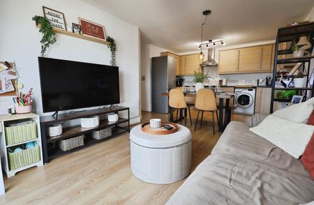 2 bedroom Flat for sale in Sharps Court, Cooks Way, Hitchin