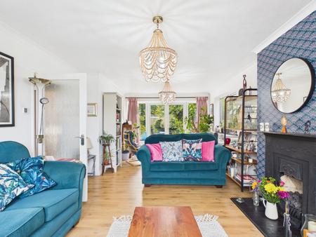 4 bedroom Detached house for sale in Dryden Crescent, Stevenage