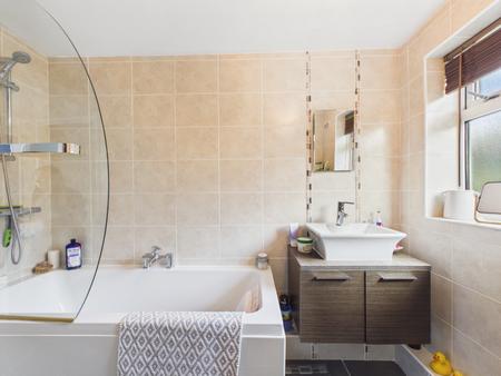4 bedroom Detached house for sale in Dryden Crescent, Stevenage