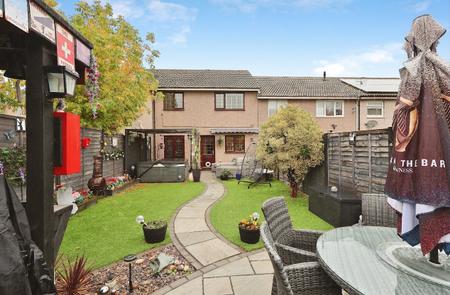 3 bedroom Terraced House for sale in Chaucer Way, Hitchin