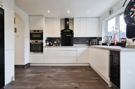 3 bedroom Terraced House for sale in Chaucer Way, Hitchin