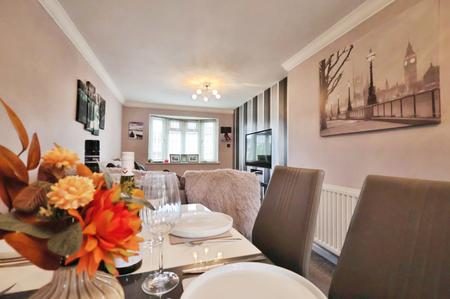 3 bedroom Terraced House for sale in Chaucer Way, Hitchin