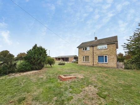 3 bedroom Detached house to let in Upton End Road, Shillington, SG5