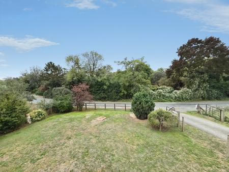 3 bedroom Detached house to let in Upton End Road, Shillington, SG5