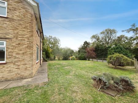 3 bedroom Detached house to let in Upton End Road, Shillington, SG5