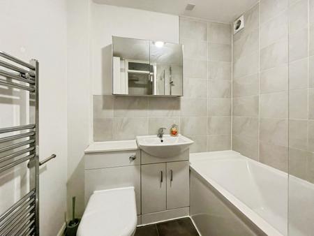 2 bedroom Flat to let in Westbrook Court, Hitchin, SG4