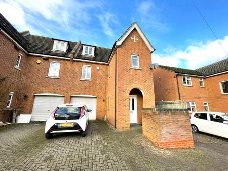 Florence Street, Hitchin, SG5