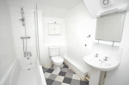 2 bedroom Cottage to let in Lawrence Road, Biggleswade, SG18