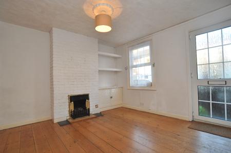 2 bedroom Cottage to let in Lawrence Road, Biggleswade, SG18
