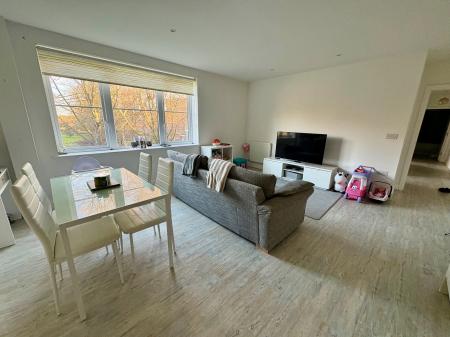 2 bedroom Flat to let in Anglian House, Huntingdon, PE29