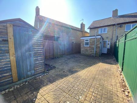 2 bedroom End of terrace house to let in Mill Green, Warboys, PE28