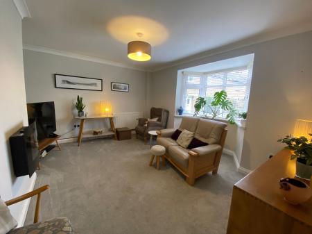 3 bedroom Semi-detached house to let in Lime Grove, St Neots, PE19