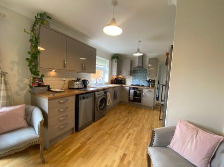 3 bedroom Semi-detached house to let in Lime Grove, St Neots, PE19