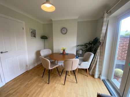 3 bedroom Semi-detached house to let in Lime Grove, St Neots, PE19