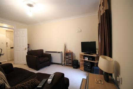 1 bedroom Flat to let in Ambury Road South, Huntingdon, PE29