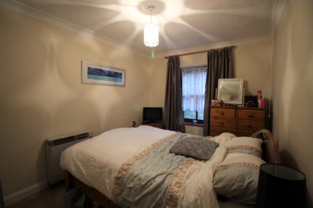 1 bedroom Flat to let in Ambury Road South, Huntingdon, PE29