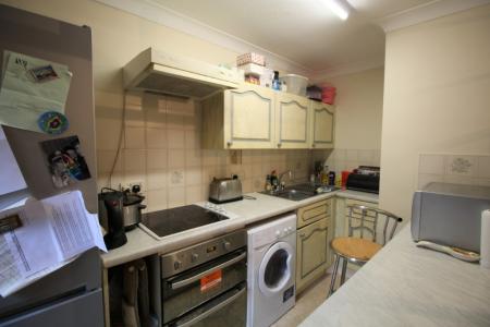 1 bedroom Flat to let in Ambury Road South, Huntingdon, PE29