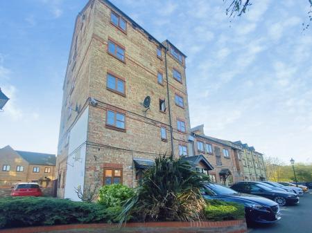 1 bedroom Flat for sale in Great Whyte, Ramsey, PE26