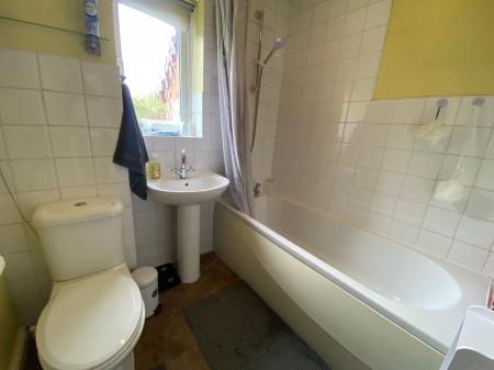 4 bedroom Link detached house to let in Barn Close, Hartford, PE29