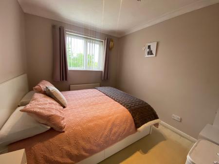 4 bedroom Link detached house to let in Barn Close, Hartford, PE29