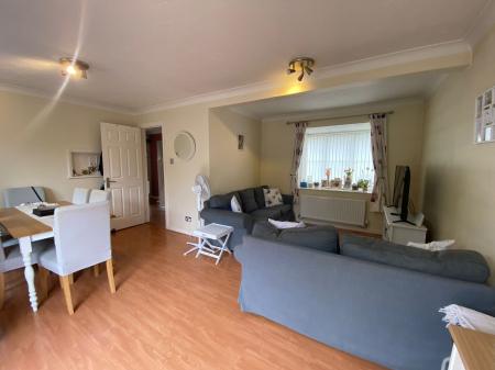 4 bedroom Link detached house to let in Barn Close, Hartford, PE29