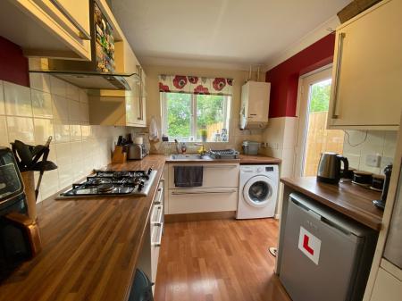 4 bedroom Link detached house to let in Barn Close, Hartford, PE29