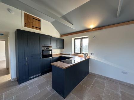 1 bedroom Bungalow to let in Rowleys Yard, Alconbury Weston, PE28