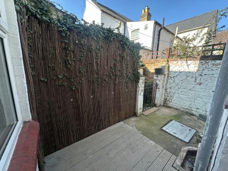 2 bedroom Terraced House to let in Sayer Street, Huntingdon, PE29