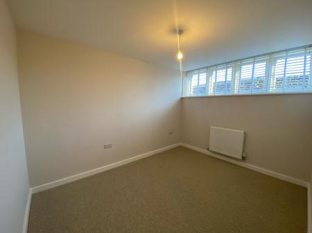 2 bedroom Flat to let in High Street, Huntingdon, PE29