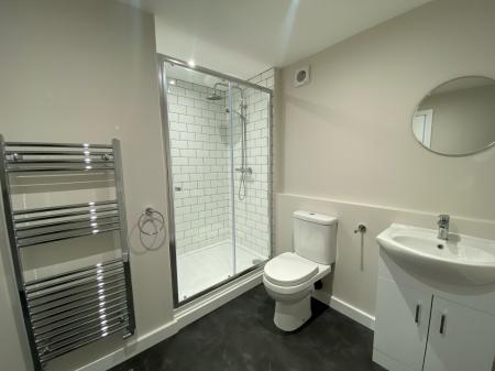 2 bedroom Terraced House to let in High Street, Huntingdon, PE29