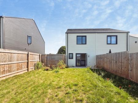 2 bedroom Semi-detached house for sale in Cracknell Close, Huntingdon, PE29