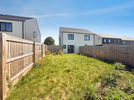 2 bedroom Semi-detached house for sale in Cracknell Close, Huntingdon, PE29