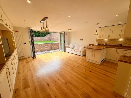 4 bedroom Detached house to let in Thrapston Road, Ellington, PE28