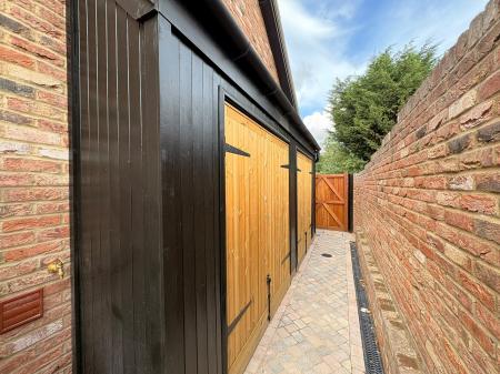 4 bedroom Detached house to let in Thrapston Road, Ellington, PE28