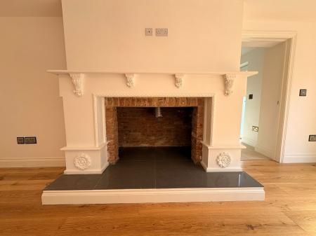 4 bedroom Detached house to let in Thrapston Road, Ellington, PE28