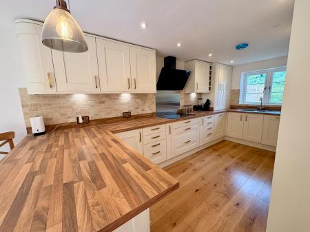 4 bedroom Detached house for sale in Thrapston Road, Ellington, PE28