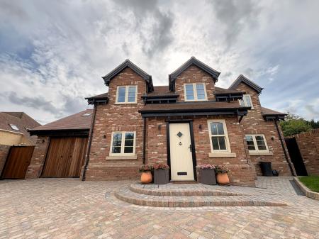 4 bedroom Detached house for sale in Thrapston Road, Ellington, PE28
