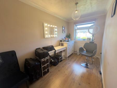 2 bedroom Semi-detached house to let in Windsor Gardens, Somersham, PE28