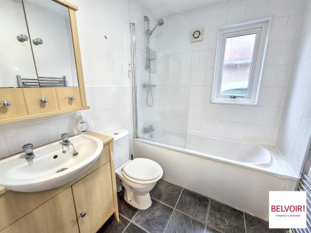 2 bedroom Bungalow to let in Ardness Place, Lochardil, Inverness, IV2